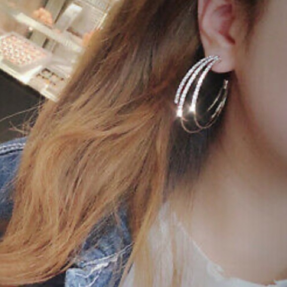 NEW 925 Sterling Silver Gorgeous Hoop Earrings - Picture 4 of 4